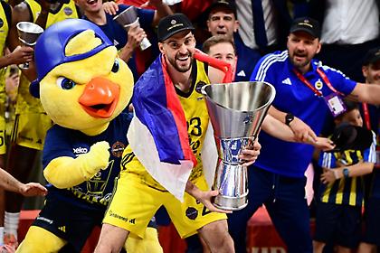 Η στέψη της νέας… Βασίλισσας του ευρωπαϊκού μπάσκετ στο Άμπου Ντάμπι!