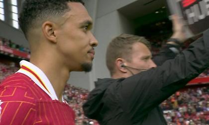 To… last dance του Άρνολντ με χειροκρότημα στο «Άνφιλντ»