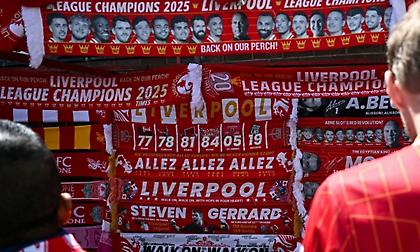 Πανζουρλισμός έξω από το «Άνφιλντ», βάφτηκε κόκκινο ολόκληρο το Λίβερπουλ!