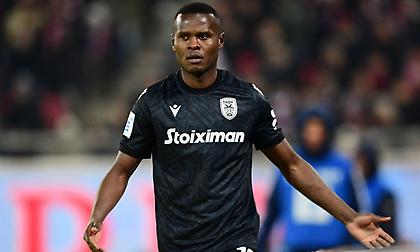 «Συζητάει με τον Σαμάτα για νέο συμβόλαιο ο ΠΑΟΚ, τον θέλει και η Σαουθάμπτον»