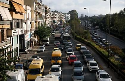 Τροχαίο με σοβαρό τραυματισμό στην άνοδο της Μεσογείων - Δικυκλιστής έπεσε πάνω σε λεωφορείο