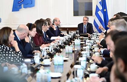 Συνεδριάζει υπό τον Μητσοτάκη το υπουργικό συμβούλιο – Στο επίκεντρο εποπτεία αγοράς, ΟΠΕΚΕΠΕ και μεταναστευτικό
