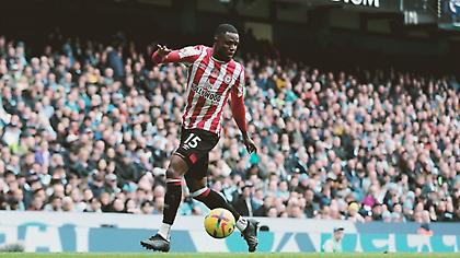 Τσανάκας: «Υπαρκτό το ενδιαφέρον για Ονιέκα - Τι θέλουν ο παίκτης και η Μπρέντφορντ»