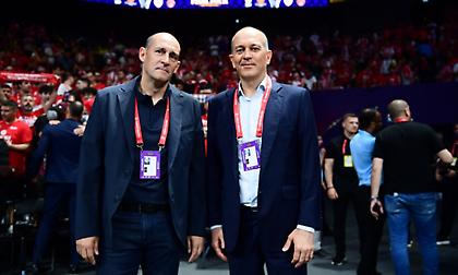 Στην προπόνηση του Ολυμπιακού οι Αγγελόπουλοι, μίλησαν στους παίκτες