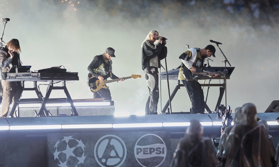 Champions League: Σήκωσαν την «Allianz Arena» στο πόδι οι Linkin Park