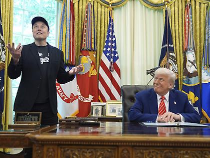 Μασκ: Παραμένω στην υπηρεσία του προέδρου Τραμπ