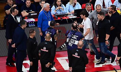 Αποχώρησε ο Γιαννακόπουλος από το ΣΕΦ μετά την ένταση - Δεν του επετράπη να παραμείνει