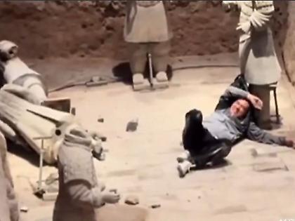 Τουρίστας κατέστρεψε αγάλματα του Πήλινου Στρατού της Κίνας