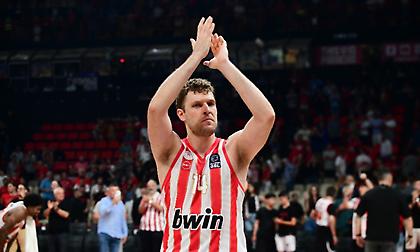 Βεζένκοφ: «Ό,τι συμβαίνει μένει μονάχα στο παρκέ, η τοξικότητα είναι σε μεγάλα επίπεδα…»