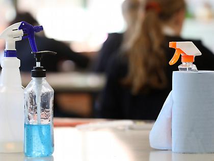 Απίστευτο περιστατικό σε δημοτικό σχολείο στην Αθήνα: Παιδί κατάπιε καθαριστικό υγρό και νοσηλεύτηκε με έγκαυμα