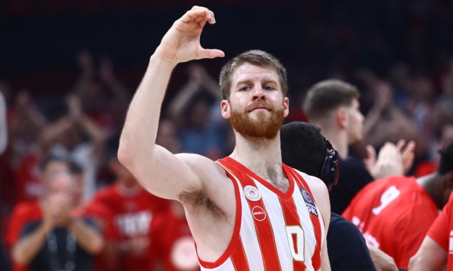 https://resources.sport-fm.gr/supersportFM/images/news/25/06/02/walkup_004942.jpg?w=880&f=bicubic