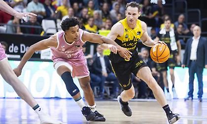 Τους κάνει… πλάκα στα 42 του: Τα τέσσερα ρεκόρ του Χουέρτας με την 39άρα απέναντι στην Μπανταλόνα!