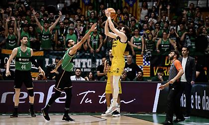 Άλωσε την Καταλονία η Τενερίφη και πέρασε στα ημιτελικά της Liga Endesa