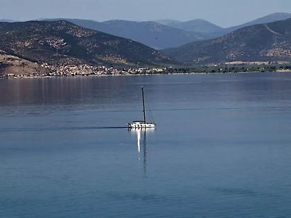 Αίθριος σήμερα ο καιρός με νεφώσεις από το μεσημέρι - Πού αναμένονται βροχές