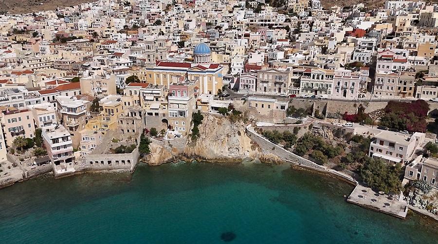 «Όπου Υπάρχει Ελλάδα»: Στην αρχόντισσα των Κυκλάδων, τη Σύρο