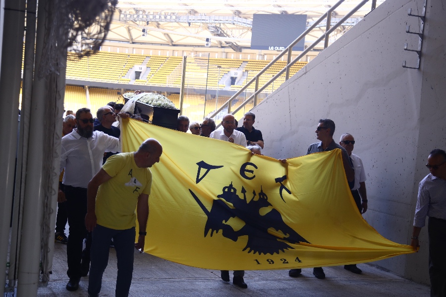 Χατζηχρήστος: Ρίγη συγκίνησης στην OPAP Arena για το τελευταίο «αντίο» στον αρχηγό