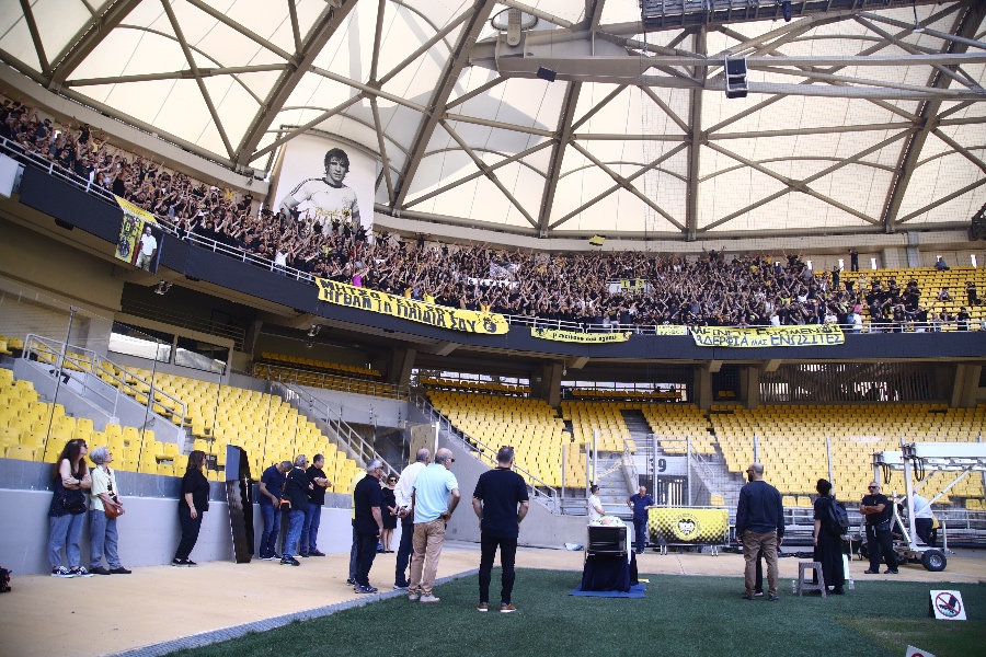 Χατζηχρήστος: Ρίγη συγκίνησης στην OPAP Arena για το τελευταίο «αντίο» στον αρχηγό