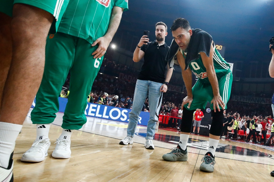 Ολυμπιακός-Παναθηναϊκός: Το κοντράστ των συναισθημάτων στο φινάλε