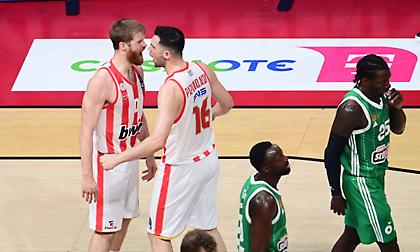 Συνεχόμενοι αιφνιδιασμοί και καλάθια από Βεζένκοφ, Γουόκαπ για τον Ολυμπιακό