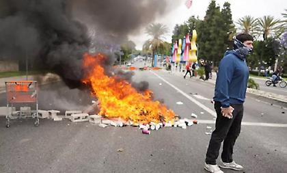 Χάος στο Λος Άντζελες: Ο Τραμπ βγάζει την Εθνοφρουρά στους δρόμους εν μέσω διαμαρτυριών για τη μετανάστευση!