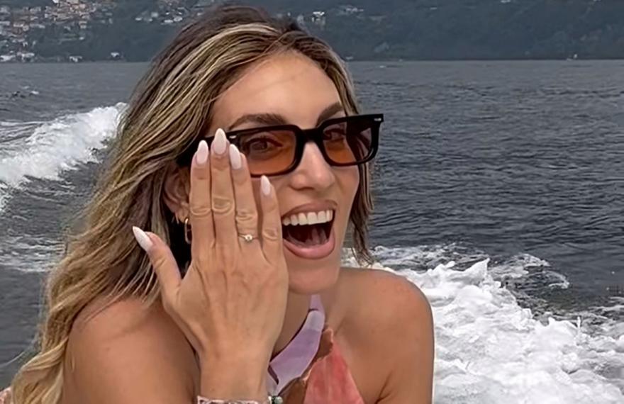 Αθηνά Οικονομάκου: Με το μονόπετρο πρώτο πλάνο στο Κόμο