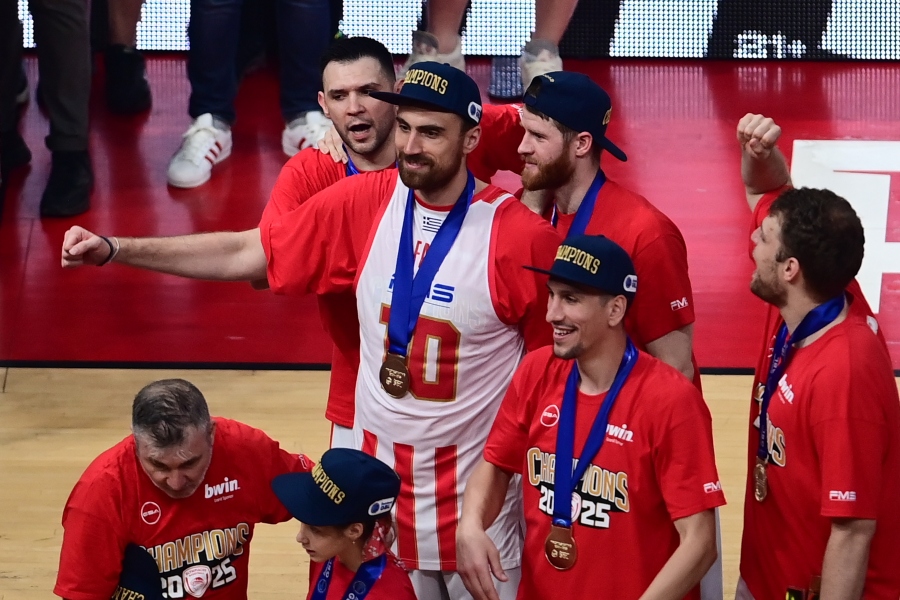 Ολυμπιακός: Η φιέστα των «ερυθρόλευκων» για την κατάκτηση του πρωταθλήματος