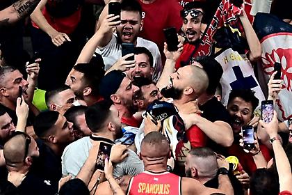 «Πάθος-αυταπάρνηση-δικαίωση»: Ο Ολυμπιακός δημοσίευσε την παρακάμερα από την κατάκτηση του πρωταθλήματος