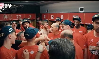 Ολυμπιακός: Οι ξέφρενοι πανηγυρισμοί στα αποδυτήρια πριν και μετά την στέψη και η ομιλία των προέδρων!