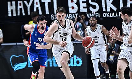 Έστησε πάρτι κόντρα στην Εφές και ισοφάρισε τη σειρά των ημιτελικών η Μπεσίκτας!