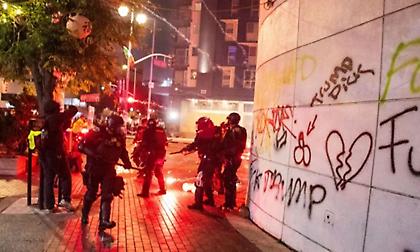 Επιπλέον 2.000 μέλη της Εθνοφρουράς και 700 πεζοναύτες κατευθύνονται προς το Λος Άντζελες