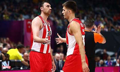 Ζέρβας: «Ο Ολυμπιακός θέλει δίδυμο Μιλουτίνοφ-Πετρούσεφ - Πιστεύει πολύ στον Νετζήπογλου ο Μπαρτζώκας»