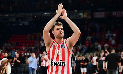 Βεζένκοφ: «Στον Ολυμπιακό καμία επιτυχία δεν μπορεί να σε ξεδιψάσει και καμία αποτυχία δεν επιτρέπεται να σε λυγίσει»