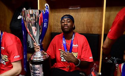 Ολυμπιακός: Ευχαρίστησε και αποχαιρέτησε τον Μόουζες Ράιτ