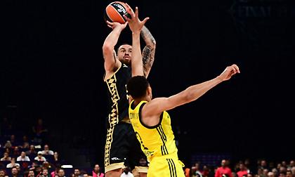 Ζέρβας: «Παρακολουθεί την υπόθεση Τζέιμς ο Ολυμπιακός, δεν υπάρχει επιστροφή για Πετρούσεφ - Τα δεδομένα για Μίσιτς»