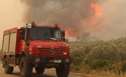 Καίει για δεύτερη μέρα η μεγάλη φωτιά στις Σέρρες