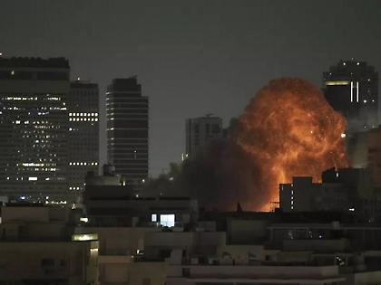 Στην κόψη του ξυραφιού η Μέση Ανατολή: Σκηνές χάους και τρόμου στο Τελ Αβίβ από το νέο ιρανικό χτύπημα