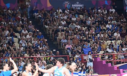 Ιστορικό ρεκόρ στο ΣΕΦ: 8860 φίλαθλοι στο πλευρό της Εθνικής Γυναικών με τη Γαλλία!