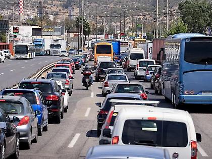 Τροχαία σε Λ. Μαραθώνος και Μενίδι - Μποτιλιαρίσματα στους δρόμους του Λεκανοπεδίου