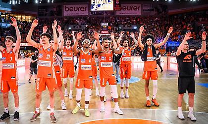 Έριξε «ταρίφα» στην Μπάγερν κι ισοφάρισε τη σειρά των τελικών η Ουλμ