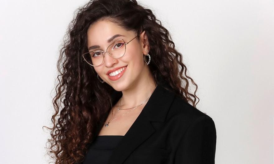 «Πλυντήριο» με τη Νεφέλη Μεγκ: Το αντιδελτίο που κάνει μπουγάδα στην επικαιρότητα