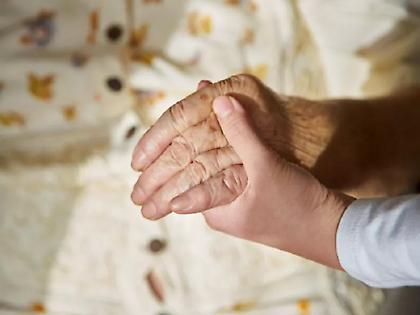 Νέα απάτη με «δόλωμα» τροχαίο: 89χρονη στο Ηράκλειο έριξε από το μπαλκόνι 700 ευρώ σε «γιατρό» που θα έσωζε την κόρη της