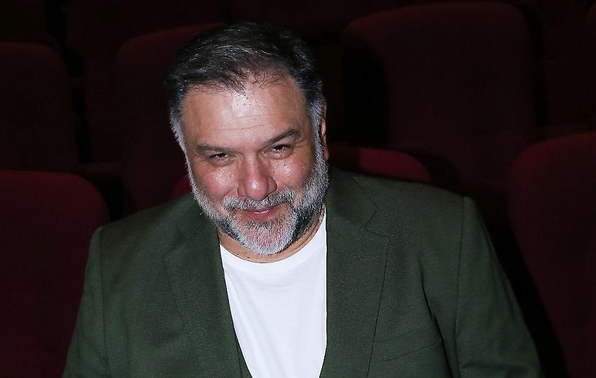 Γρηγόρης Αρναούτογλου: Έξαλλος στο αεροδρόμιο με πιτσιρικά που έβρισε γυναίκες