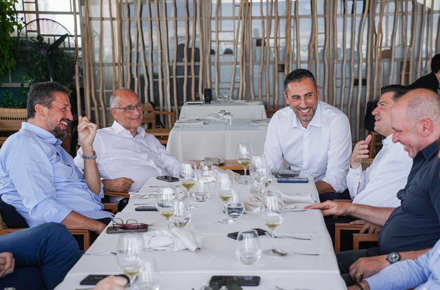 Δεξίωση της ΕΟΚ στην ομοσπονδία της Τουρκίας πριν τον «τελικό» πρόκρισης