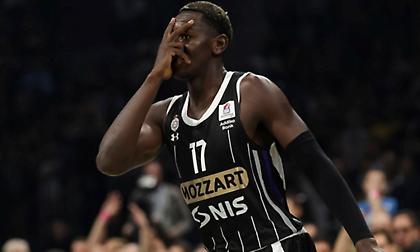 Θέλει τον Μπόνγκα η Εφές, αισιοδοξεί για την παραμονή του η Παρτίζαν