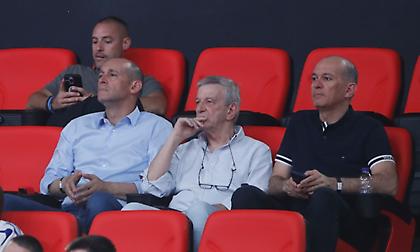 Στο πλευρό της Εθνικής Γυναικών οι αδερφοί Αγγελόπουλοι και ο Γιώργος Σκινδήλιας