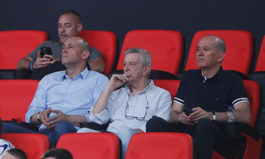 Στο πλευρό της Εθνικής Γυναικών οι αδερφοί Αγγελόπουλοι και ο Γιώργος Σκινδήλιας