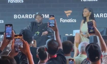 Τρομερό σκηνικό: Η στιγμή που ο Ντουράντ μαθαίνει από τον κόσμο ότι έγινε trade στους Ρόκετς!