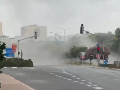 Η πρώτη αντίδραση του Ιράν: Πλήττει το Ισραήλ με δεκάδες βαλλιστικούς πυραύλους