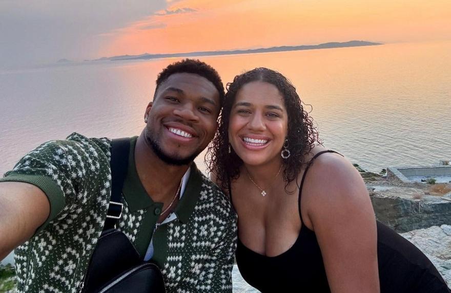 Ο Αντετοκούμπο τρολάρει τη Mariah οτι θα ανοίξει Only Fans κι εκείνη τον βάζει στη θέση του...