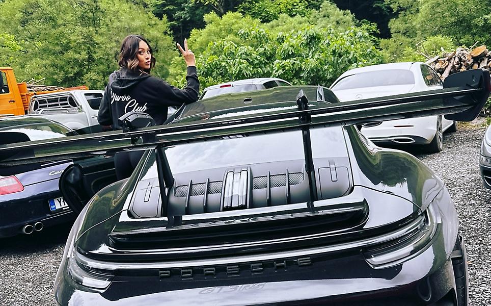 Δώρα Παντέλη: Στον ένατο μήνα στο roadtrip με τις Porsche στον Όλυμπο!